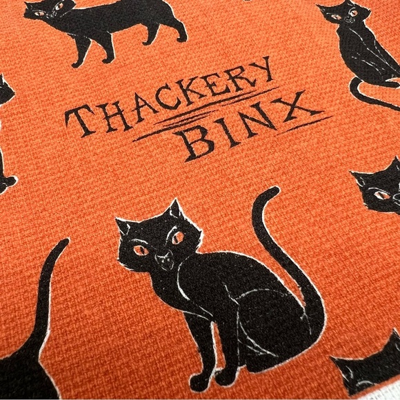 Disney NEW Kitchen Towel Thackery Binx Hocus Pocus Halloween Black Cat NWT - Picture 3 of 11